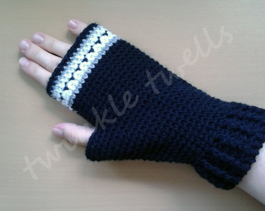 Crochet Fingerless Gloves - Black Small-Medium