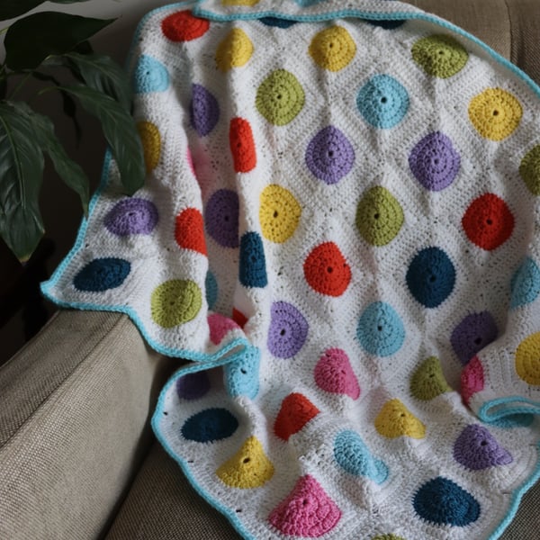 dotty crochet blanket