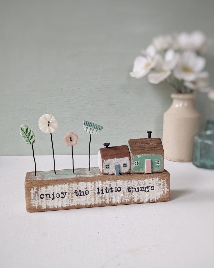 Little Wooden Houses with Clay & Button Garden 'Enjoy the little things'