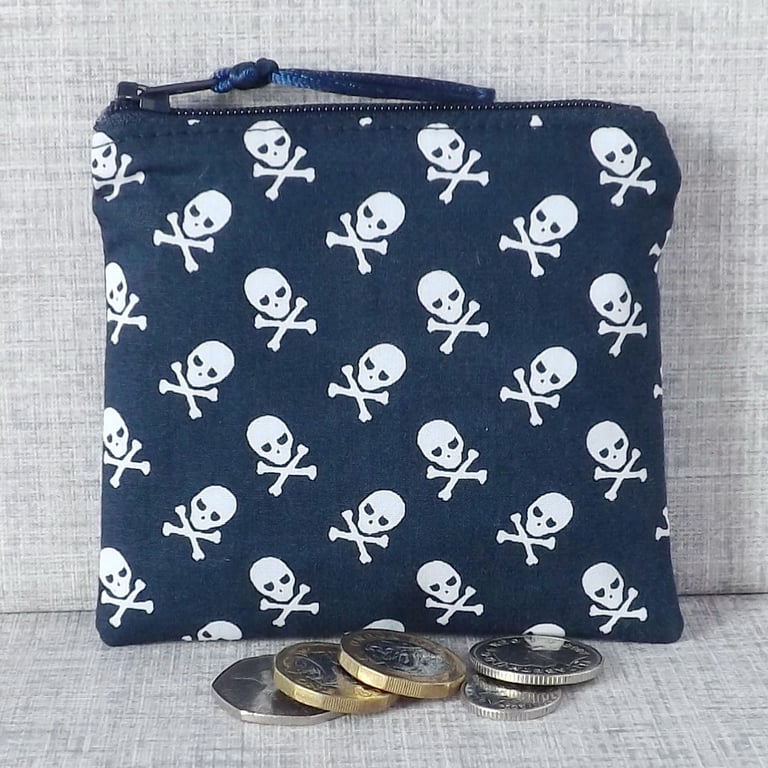 Coin purse, small purse, skull and crossbones.
