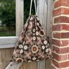 Drawstring bag retro inspired daisy pattern 
