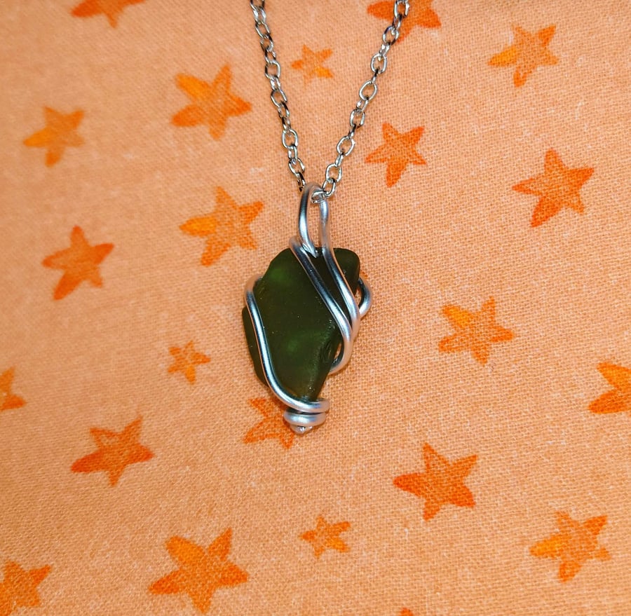 Seaglass Pendant Swirl - Green & Silver