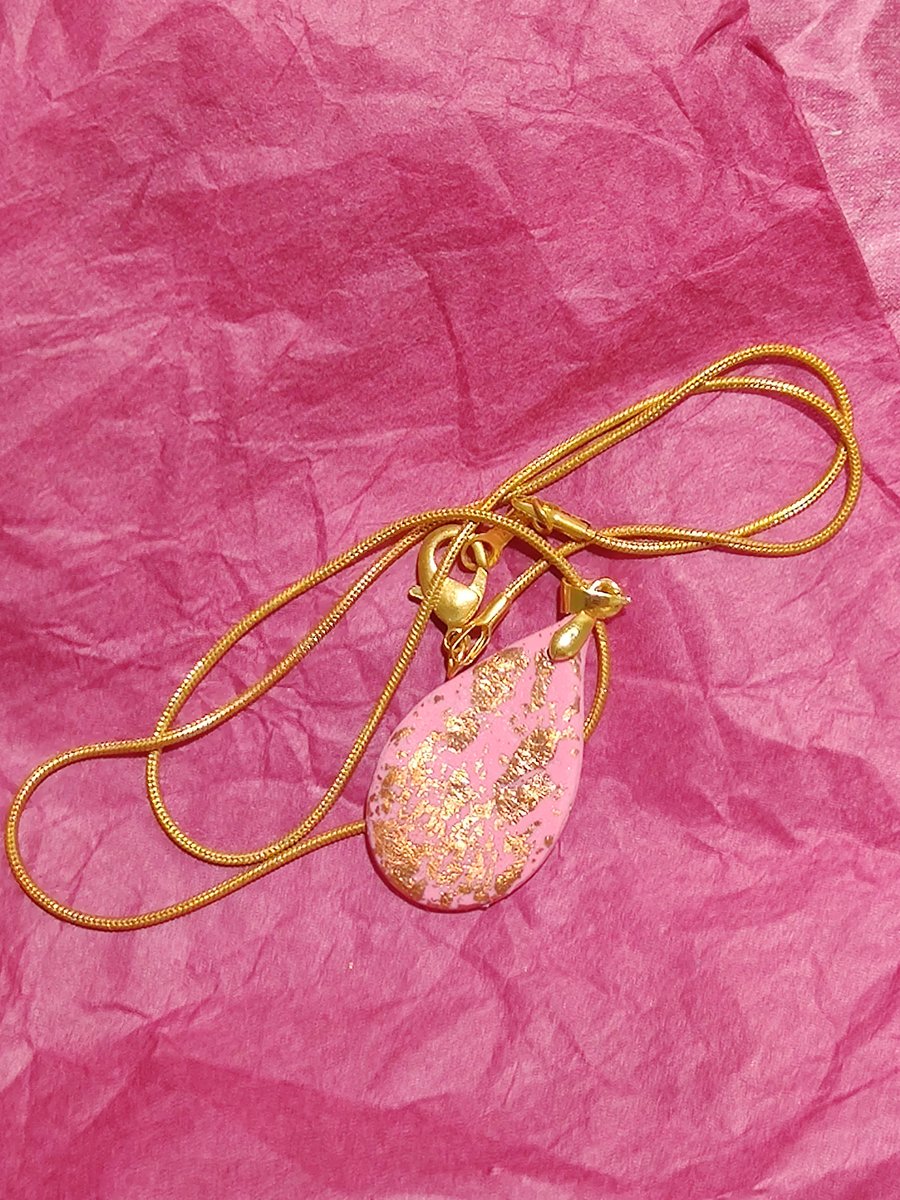 Slay with sparkle pink teardrop necklace