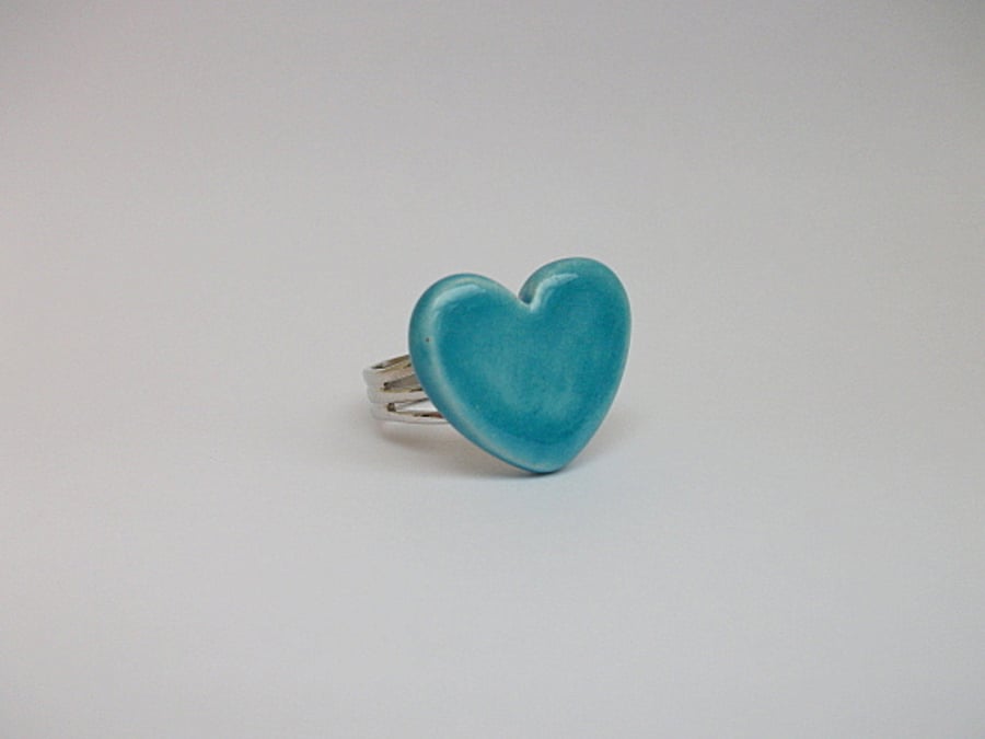 Ceramic turquoise heart ring - Adjustable