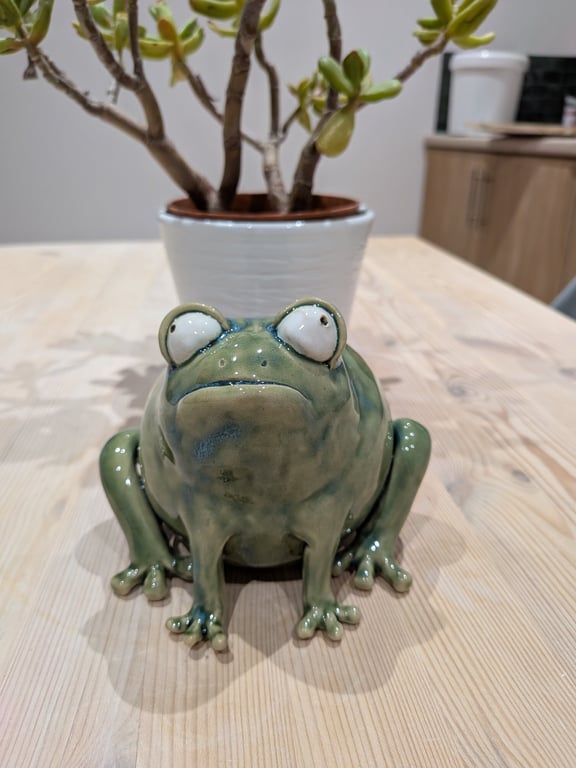 Ceramic frog sculpture, desktop companion, gift for animal lovers 