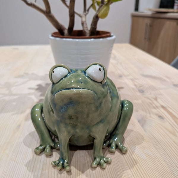 Ceramic frog sculpture, desktop companion, gift for animal lovers 