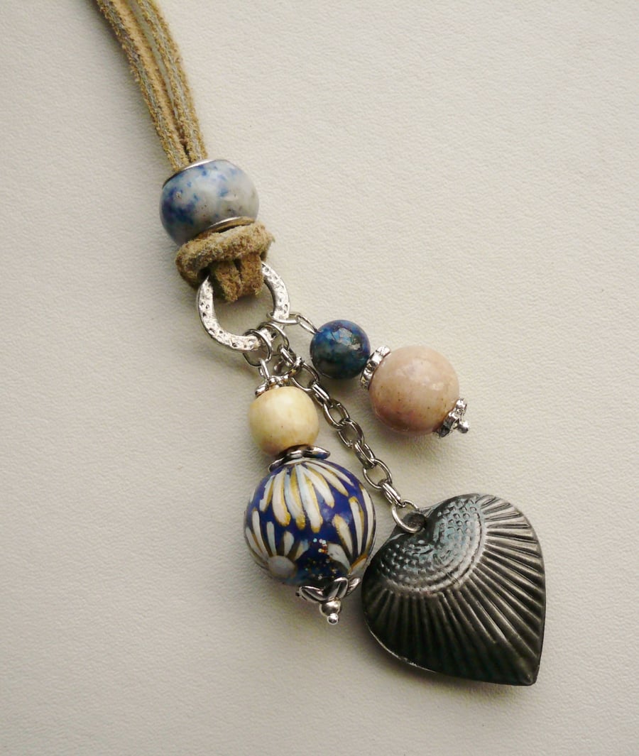  Blue and Cream 'Cleopatra' Cluster  Necklace KCJ140