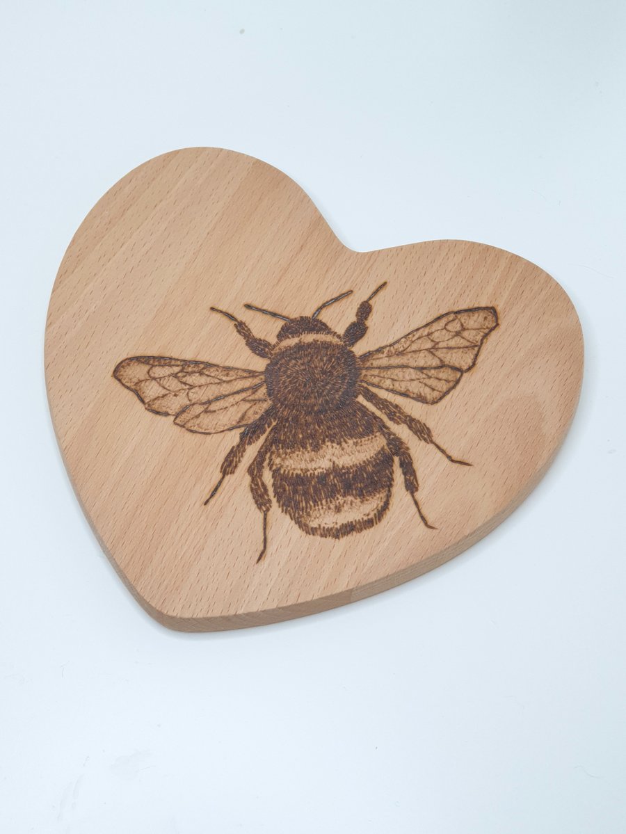 Wooden chopping board, pyrography kitchen gift for a bee lover