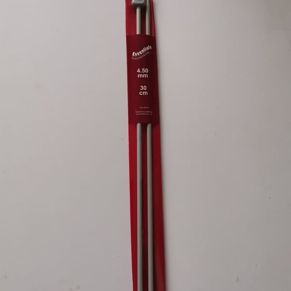 Essentials 4.5cm Knitting Needles, 30cm Long Needles