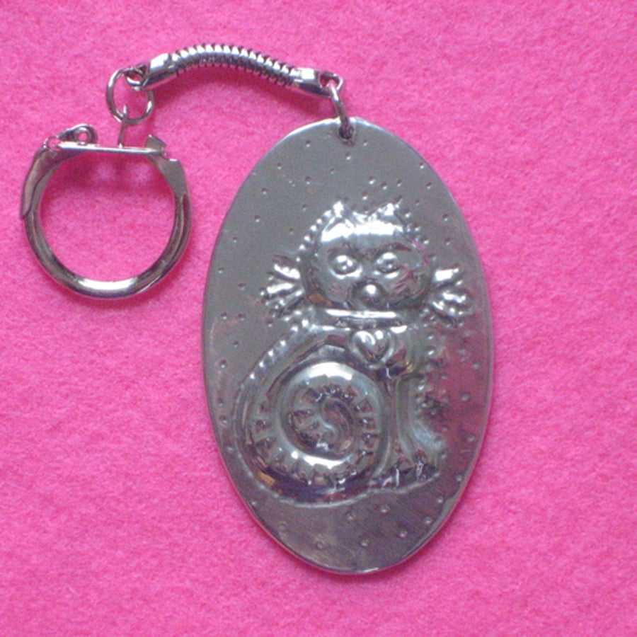 Pewter keyring,cat design