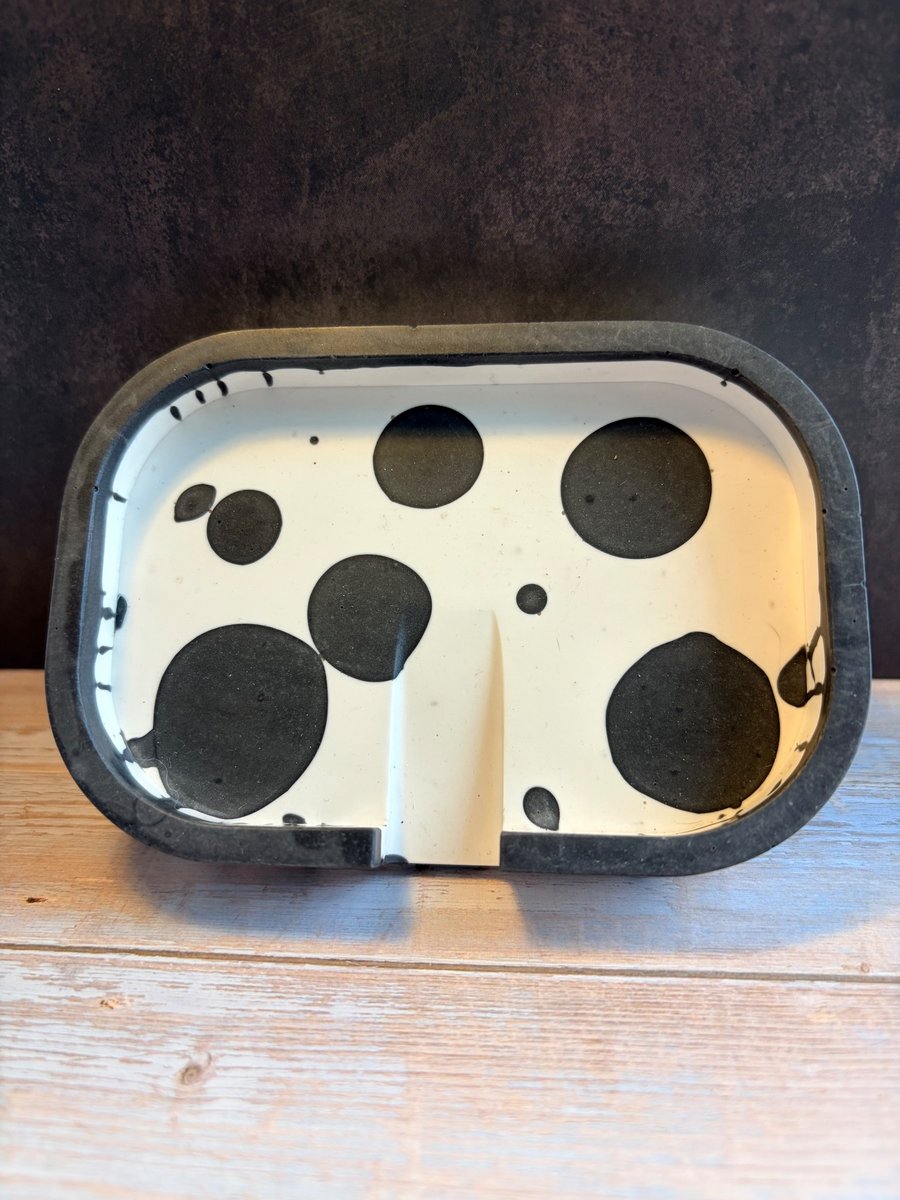 Handcrafted Jesmonite Soap Dish — Soft, Sustainable Elegance