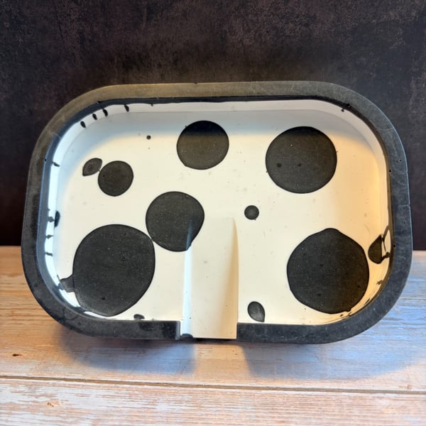 Handcrafted Jesmonite Soap Dish — Soft, Sustainable Elegance