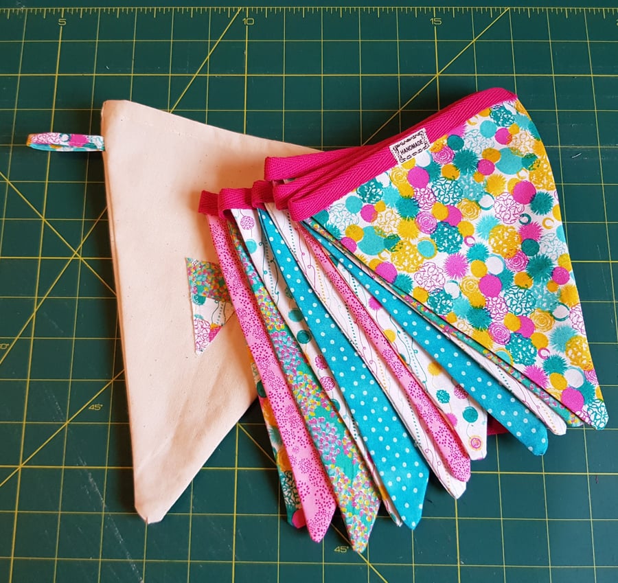 Bunting in a bag:bright pink and turquoise
