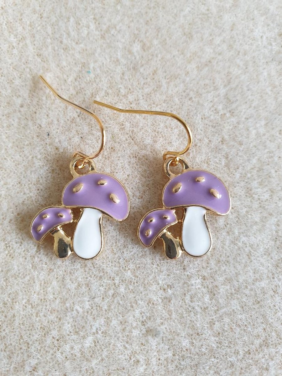 cute purple white and gold kitsch mushroom toadstool earrings gold plated 