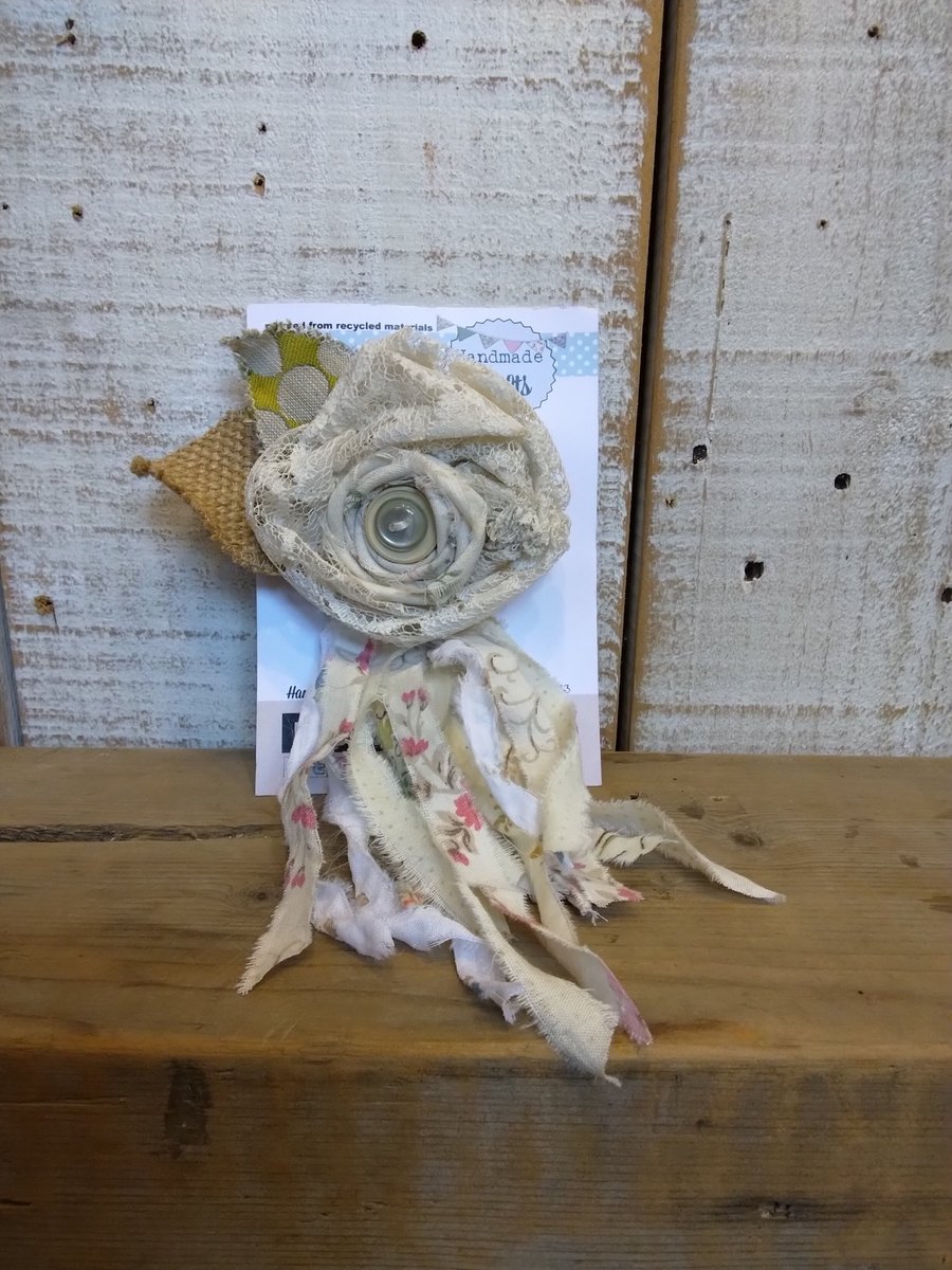 Countryside bride inspired brooch 