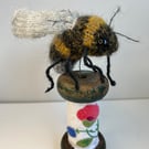 Bobbinbee - Knitted Bee on a vintage wooden bobbin