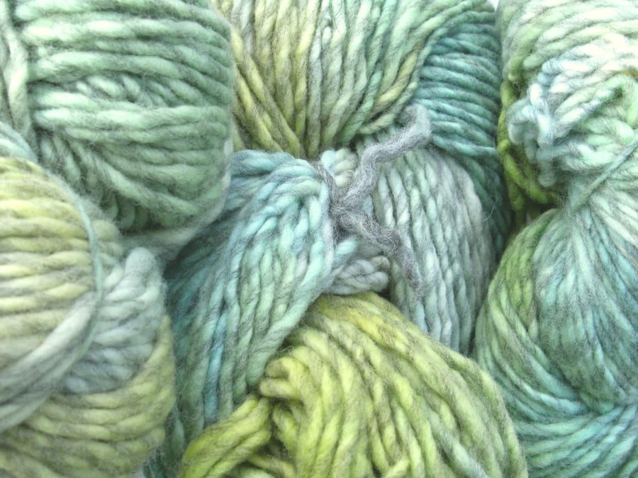 Hand-dyed 100% WOOL CHUNKY greens on grey marl