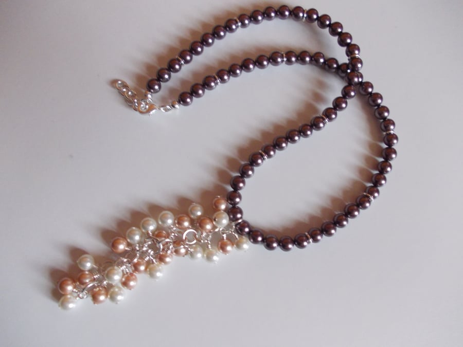 Shell pearl necklace