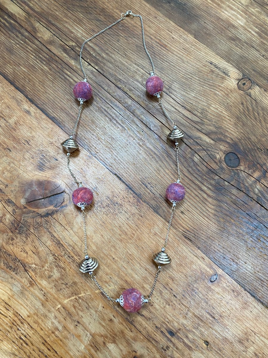 Felt Necklace. (741)