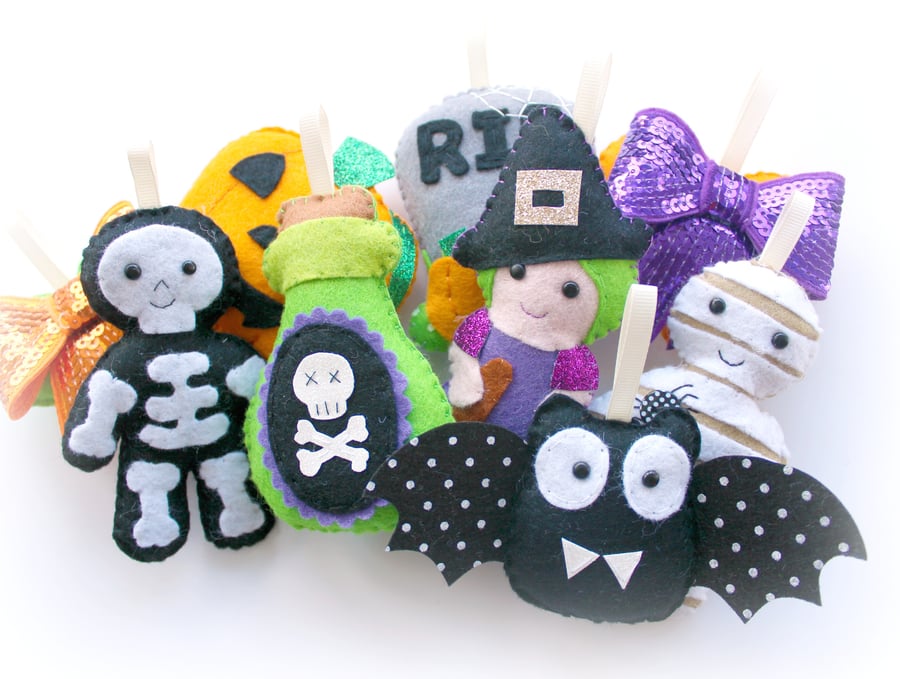 Make Your Own felt Halloween Garland Kit. Sewing pattern. Felt kit. Sew Your Own