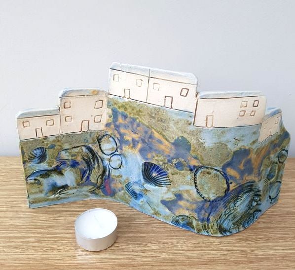 Seaside Cottages Ceramic Curve