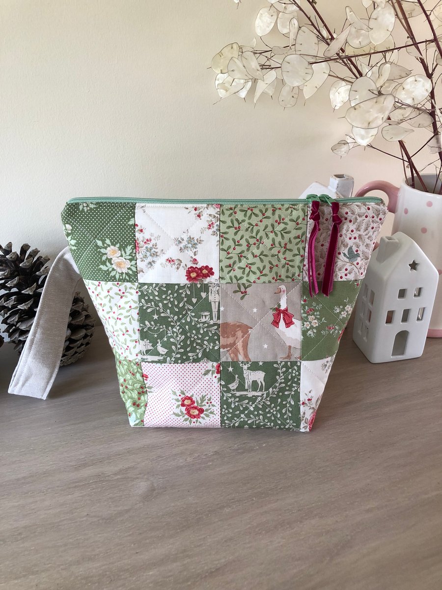 Festive patchwork project bag 7