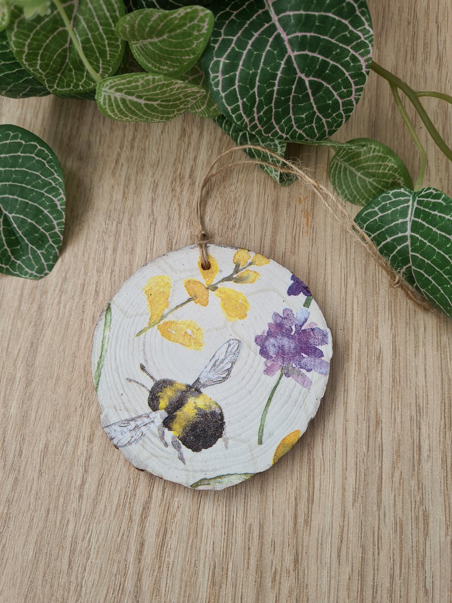 Wood slice decoration bee and flower decoupage hanging decoration home decor