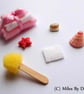 1:12 Scale Luxury Bathroom Set with Pink Towel Bale & Accessories - Image 1