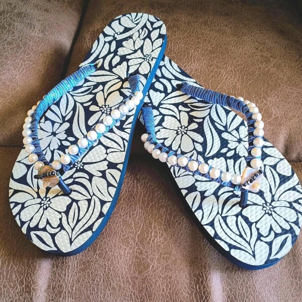 Shell Pearl And Ribbon Hand Decorated Blue Floral Flip Flops Size 5-6