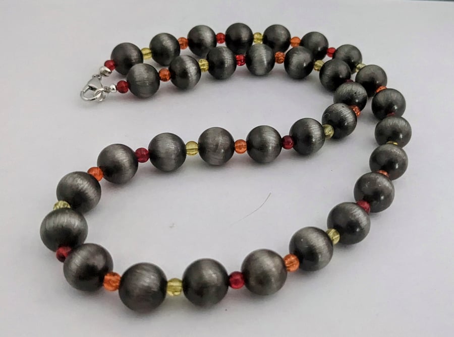 Grey, red, orange and yellow bead necklace - 1002720