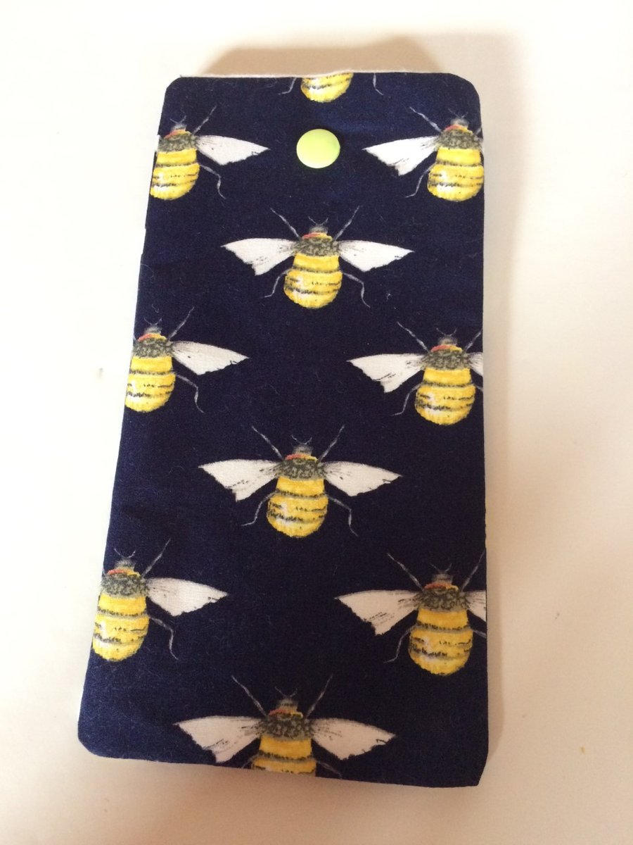 Glasses case soft Love manchester Bees