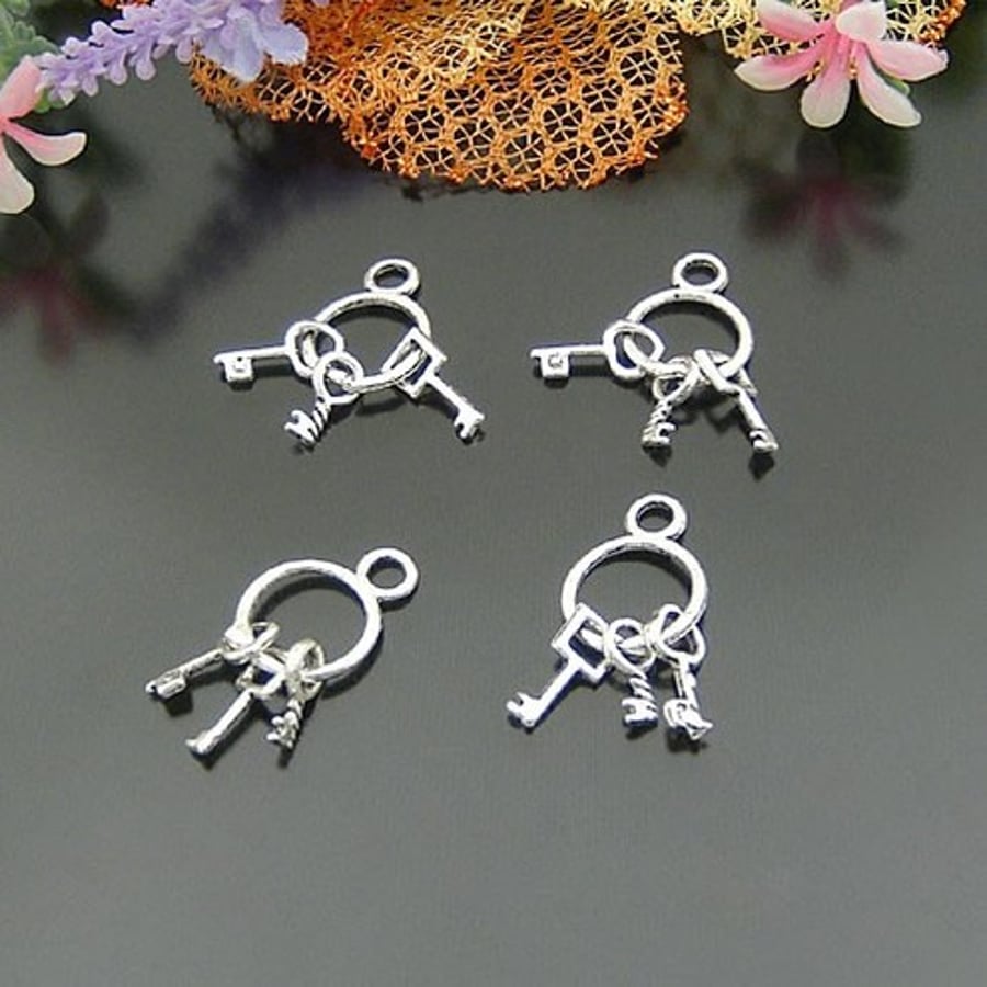 Antique silver keys charm   -2pcs