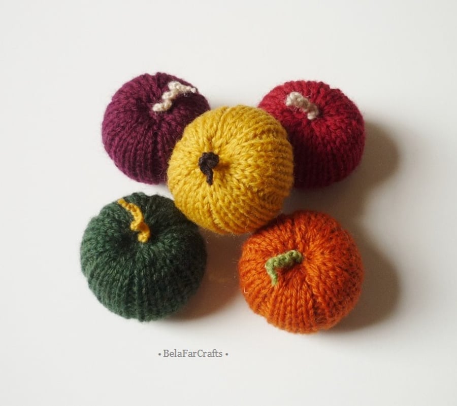 Mini pumpkins (5) - Wedding cake toppers - Party favours - Fall decorations 