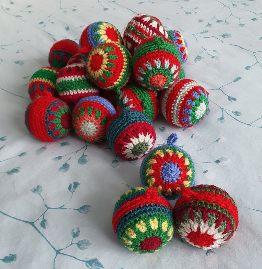 Christmas decorations, crochet, baubles 