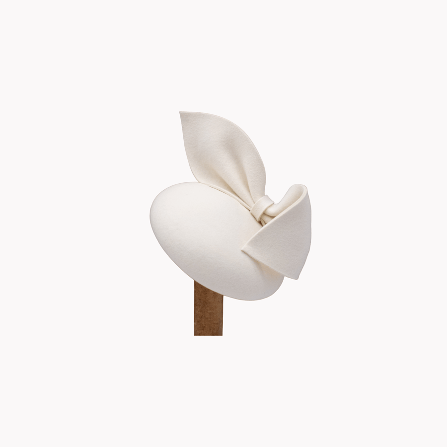 Ivory Felt Fascinator Hat – Elegant Women's Wedding & Races Headpiece 