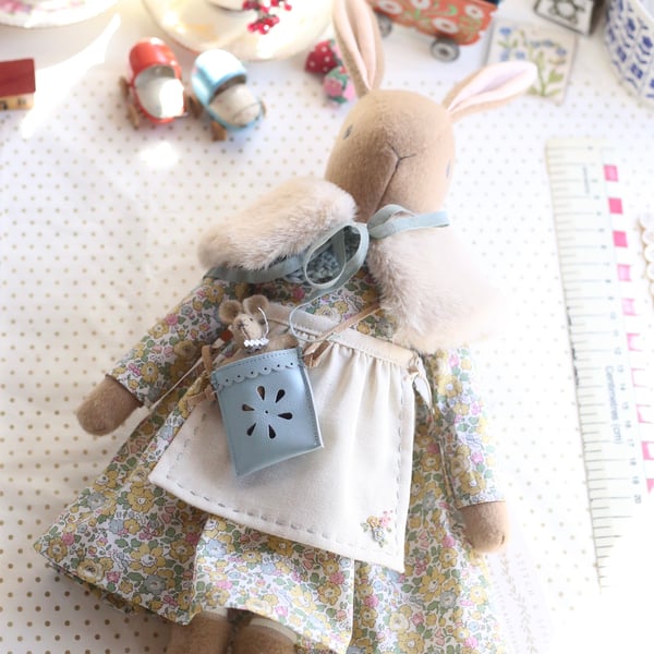 Heirloom Liberty Bunny - Betsy Ann Primrose