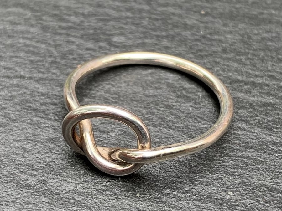 Handmade Round Sterling Silver’Knot’ Ring