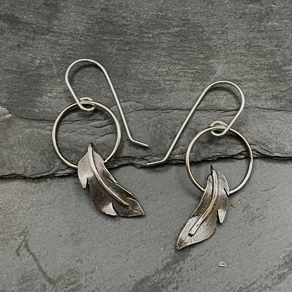 Thin Circle Feather Earrings 