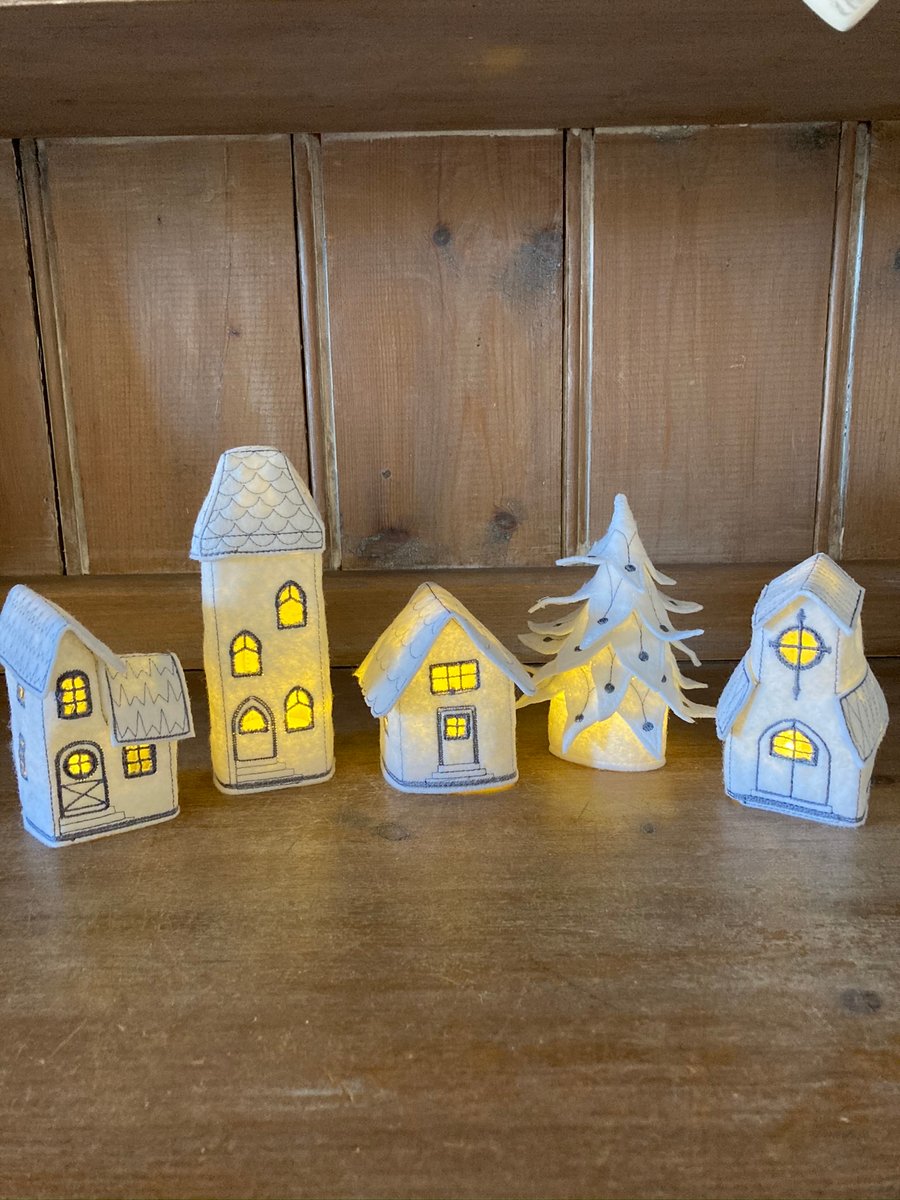 White Christmas Batterytea light village. 