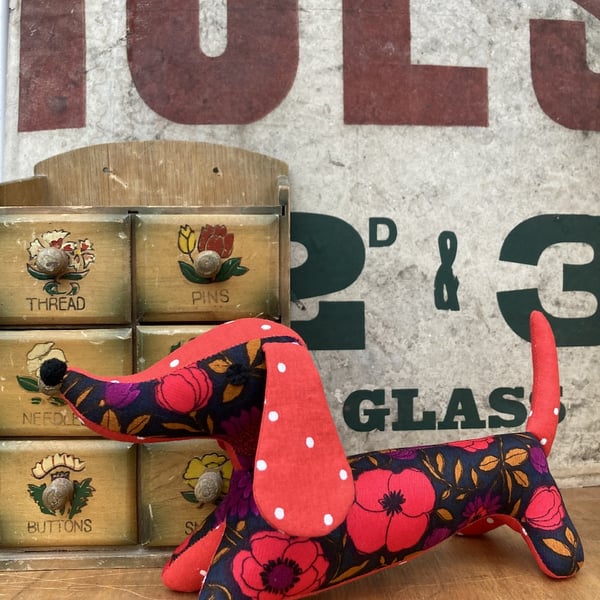 Snossage The Vintage Fabric Sausage Dog (Red and Black)