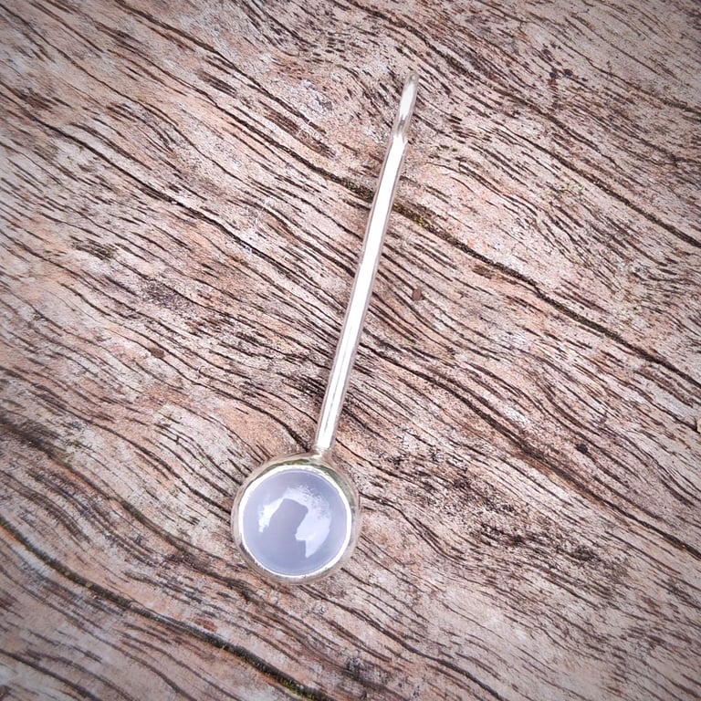 Steling silver pendant with blue chalcedony