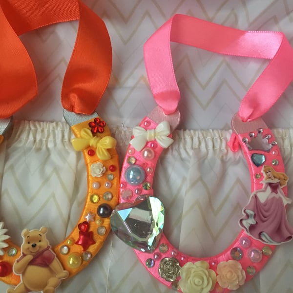 Pack of 2 mdf horseshoes