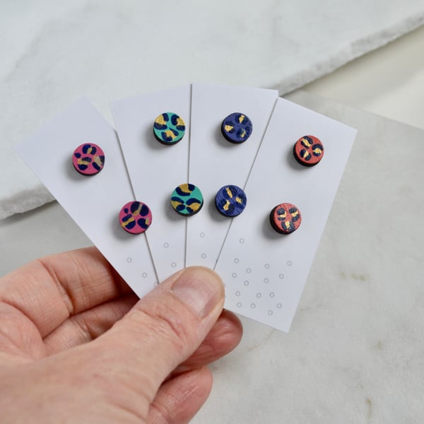 Hand painted leopard print wooden circle ear studs