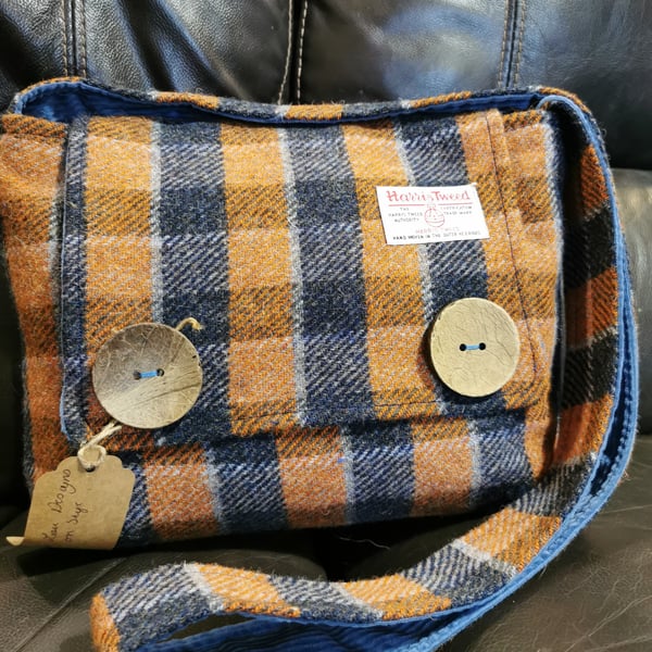 Large Harris Tweed crossbody bag with buttons 
