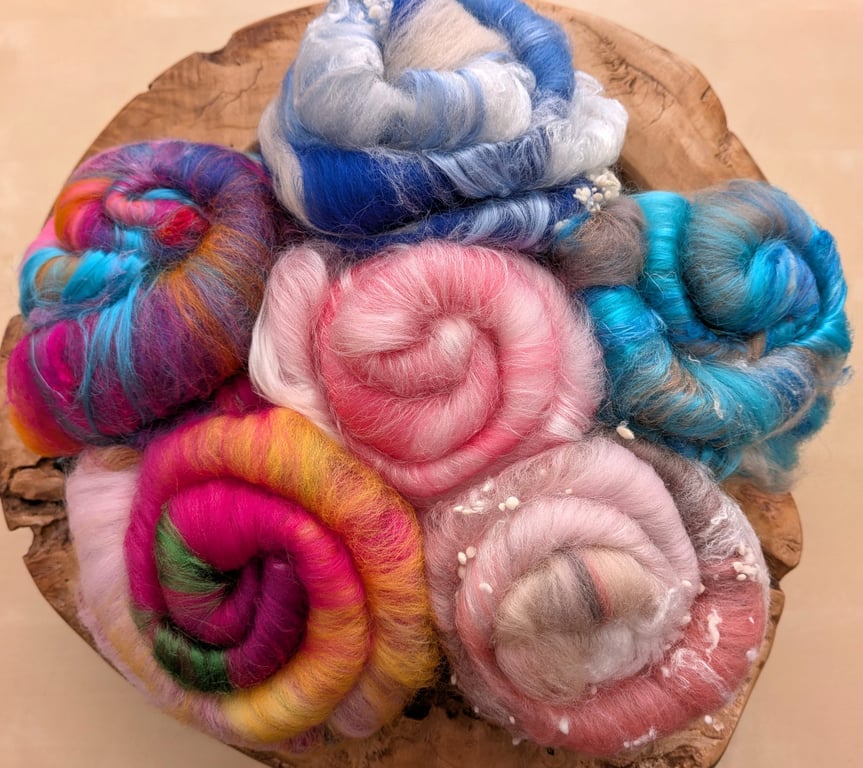 Japanese Inspired Batt Box for Spinning 300g (Six x 50g)