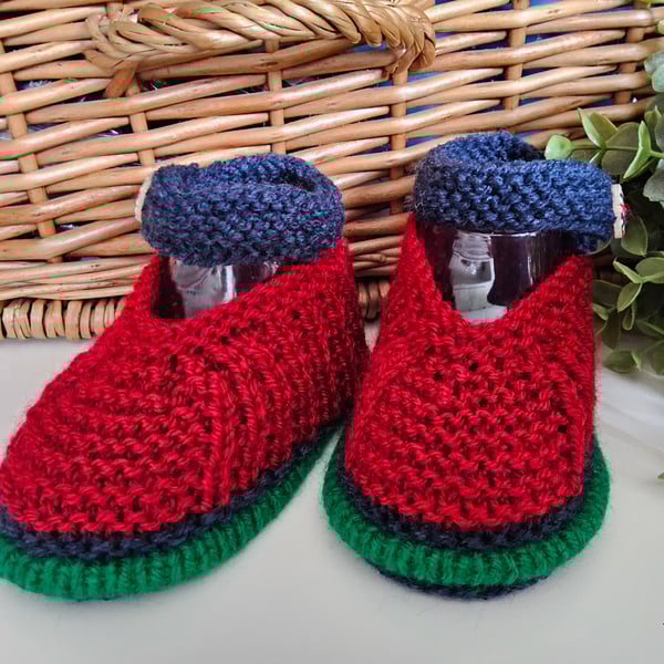 Designer Baby Boy's Hand Knitted Shoes   3 - 6 months size