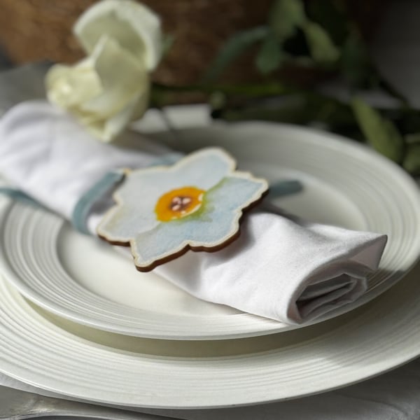 25 Wedding Favours Wooden Hanging Ornament or Keyring plus 25 blank A6 cards