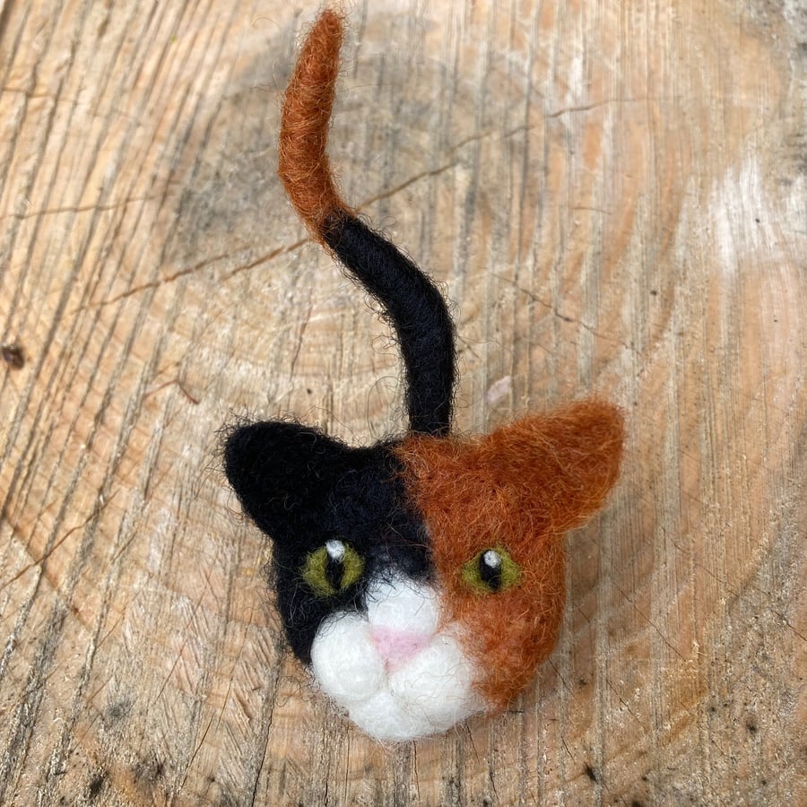 Needle felted tortoiseshell cat brooch