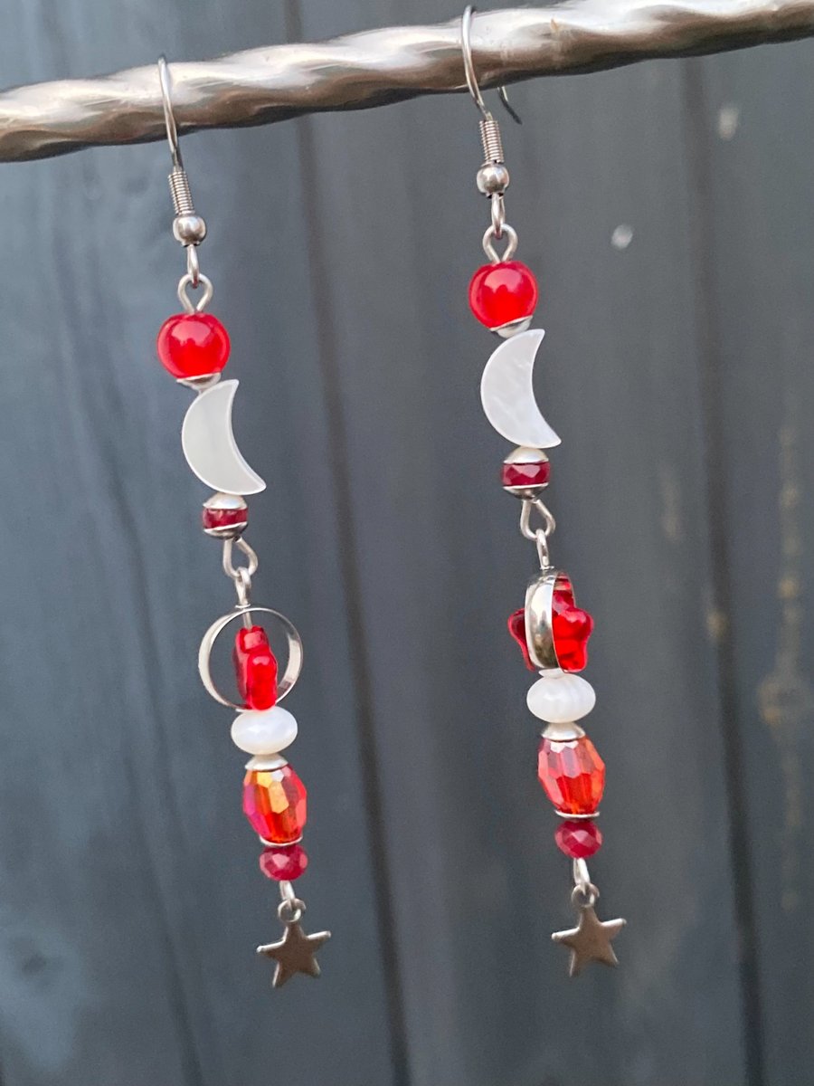 Ninette - Moon & Red Star Earrings 