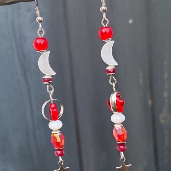 Ninette - Moon & Red Star Earrings 